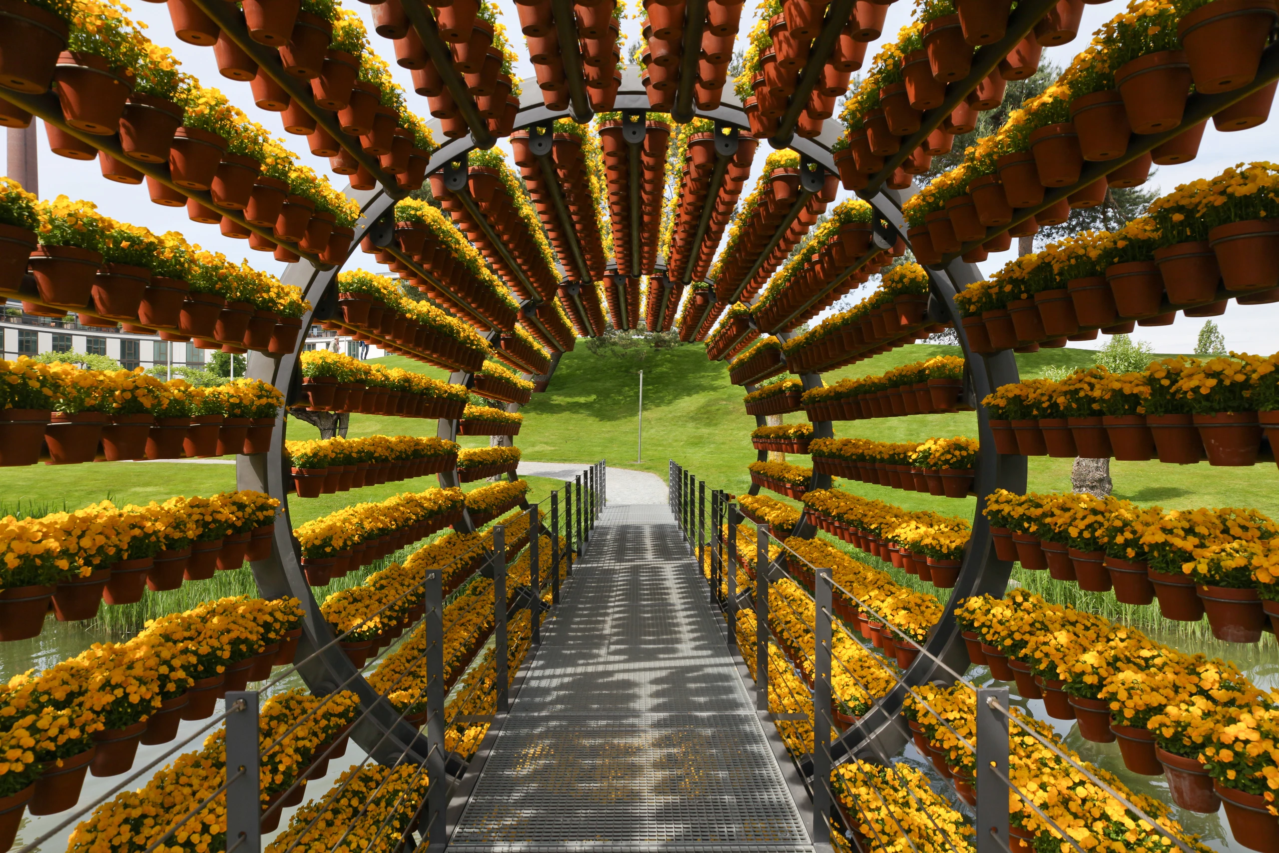 Dufttunnel von Oláfur Eliasson in der Autostadt