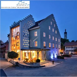 Galerie die Blaue Burg aussen.JPG