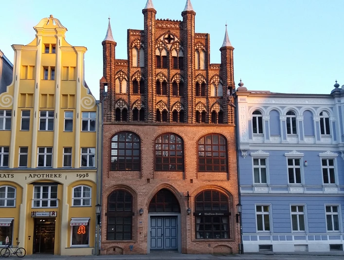 Wulflamhaus am morgen