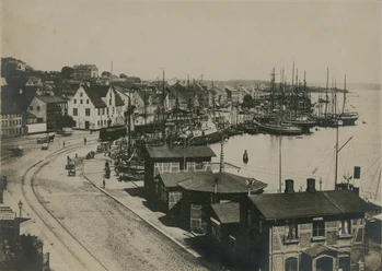 Be- und Entladen am Dampfschiffspavillon um 1900