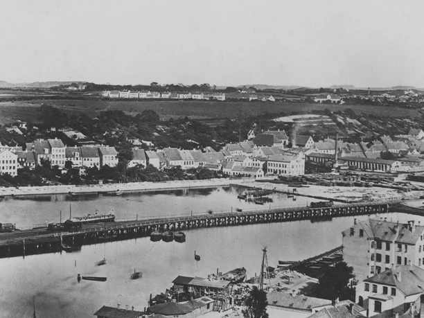 Hafenspitze mit Englischer Brücke