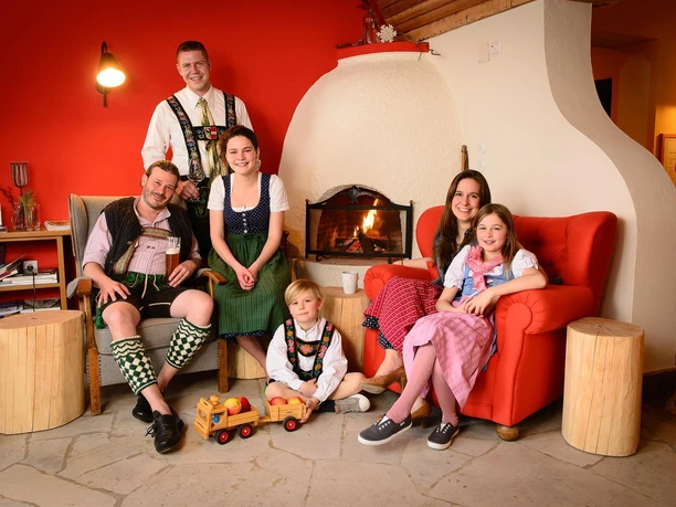 Fotos_HB_Familie_Kamin_2018