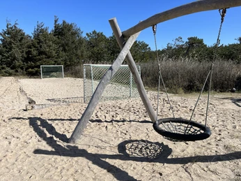 Spielplatz am Sandwall Schaukel und Fußballplatz