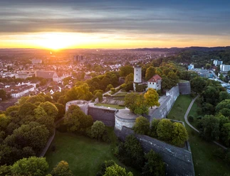Bielefeld-Sparrenburg-Teutoburger-Wald-Tourismus-D-Ketz-010.jpg Luftaufnahme Sparrenburg - Bielefeld