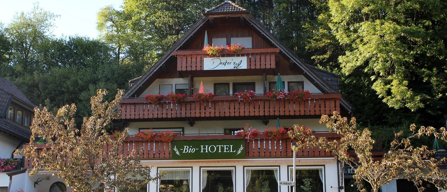 Aussenansicht Deckers Biohotel