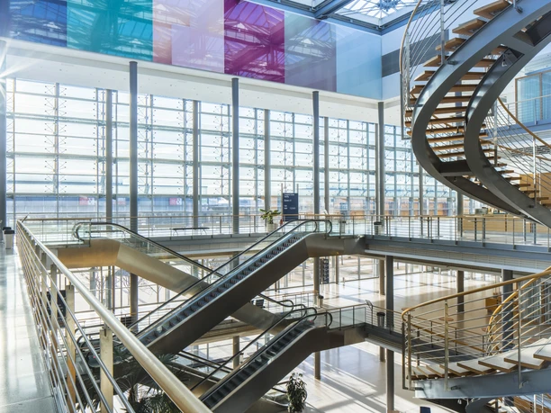 Foyer der Eventlocation Congress Center Leipzig | Leipzig Convention Bureau Foyer der Eventlocation Congress Center Leipzig – präsentiert vom Leipzig Convention Bureau