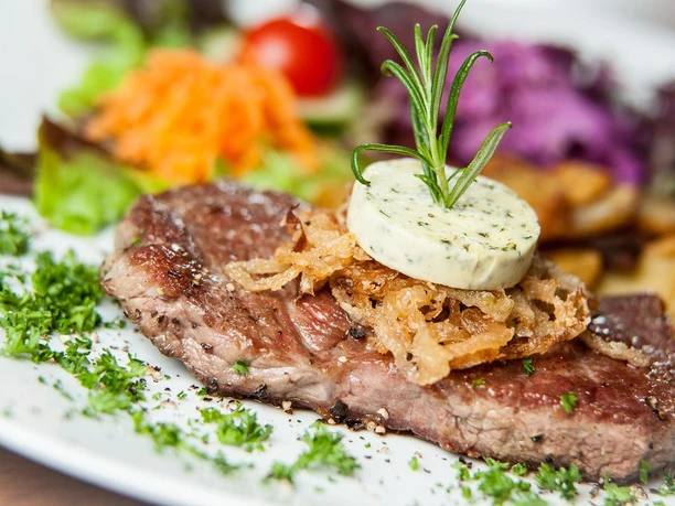 meal-2002918_1920 c) elkimmelito-pixabay.jpg