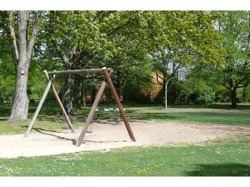 spielplatz-kraehenberg-in-celle_1357729567904.jpg