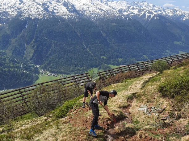 Trail Clean up Goms_22_5.jpg