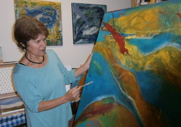 Christa Mayr-brandl - Beim Malen.JPG