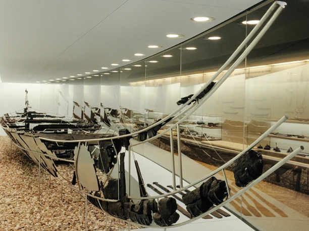 Hjortspringbåden-på-nationalmuseet