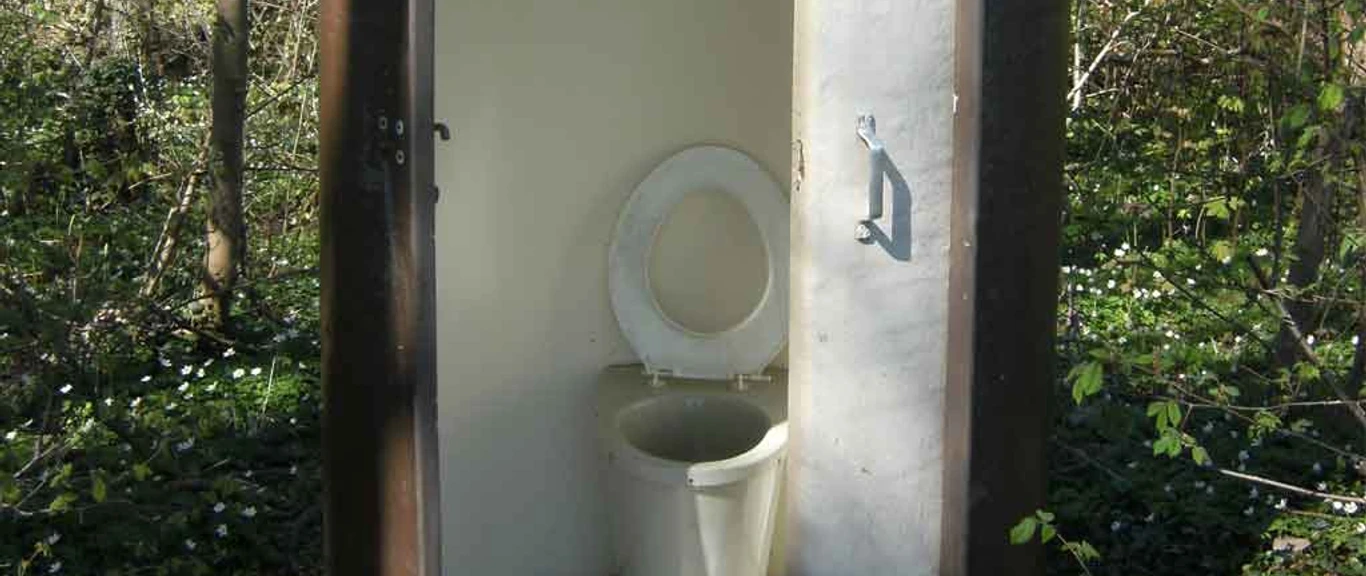 WC-Lusigvej_40,_Lusig_Strand