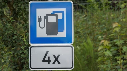 El-ladestander skilt 1 (1)