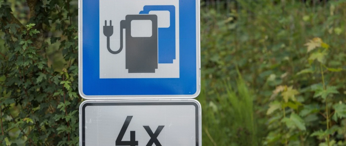 El-ladestander skilt 1 (1)