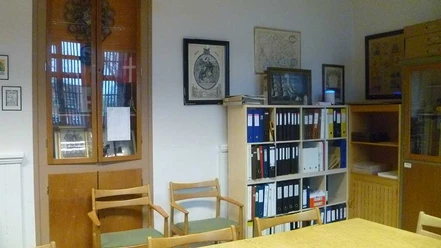 Holm-Lokalhistorisk-Arkiv_skab