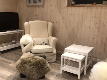 Mommark Ferielejl. B&B-Tv-og-lænestol