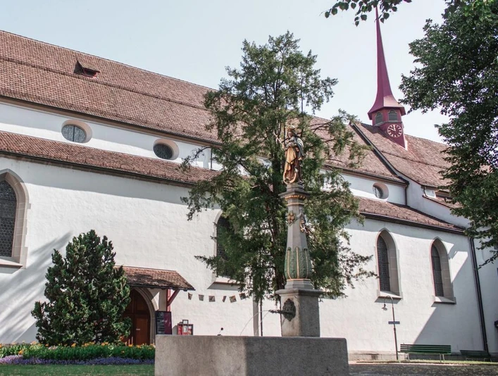 L’église des Franciscains Blick auf die Franziskanerkirche auf dem Franziskanerplatz View of the Franciscan Church on FranziskanerplatzVue de l'église des Franciscains sur la place des Franciscains