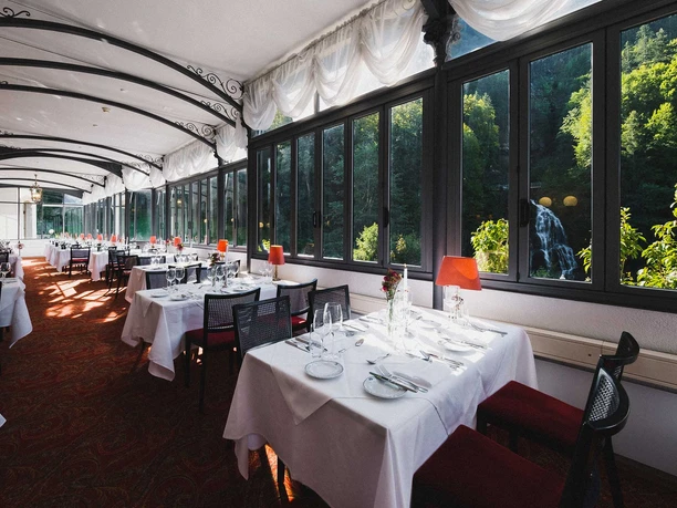 parkrestaurant-les-cascades-grandhotel-giessbach-saal-2.jpg