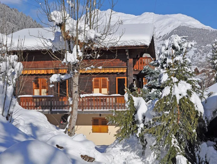 Amina_ferienwohnung_chalet_Wasserhuegeli_Aussenans