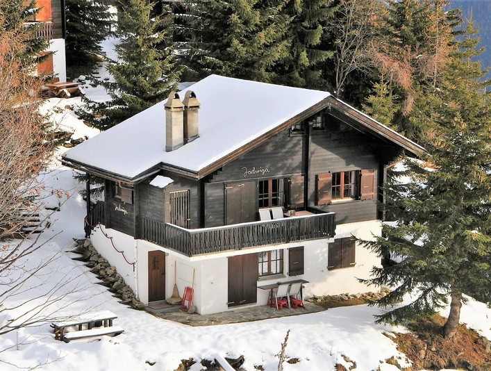 Bettmeralp-Jadwiga-Aussen-Ansicht-Winter