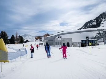 Sportliches Skifahren in der Aletsch Arena