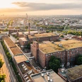 Baumwollspinnerei im Leipziger Westen - Industriekultur in Leipzig Baumwollspinnerei in Leipzig Lindenau aus der Vogelperspektive zur goldenen Stunde mit Blick Richtung Innenstadt, Industriekultur, SonnenuntergangBird's eye view of the Leipzig cotton mill in the west, nature, sky, industry