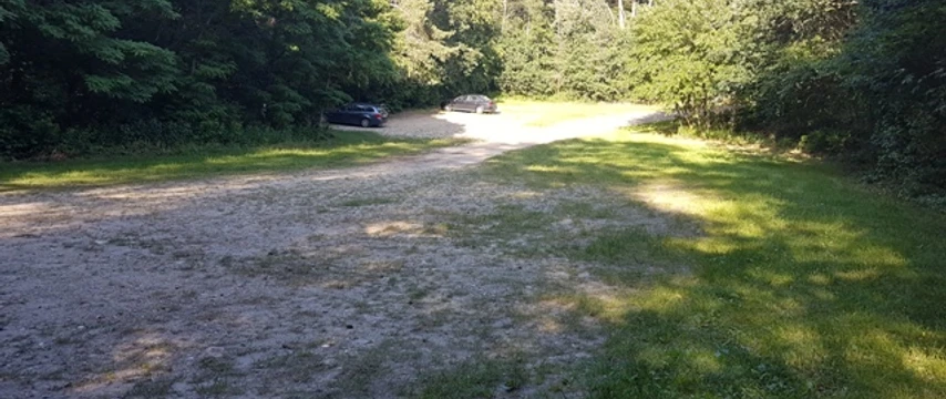 Parkplatz Sarnekower See an der L 205