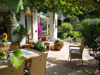 überdachte Terrasse