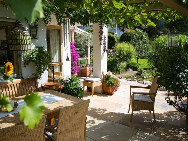 überdachte Terrasse