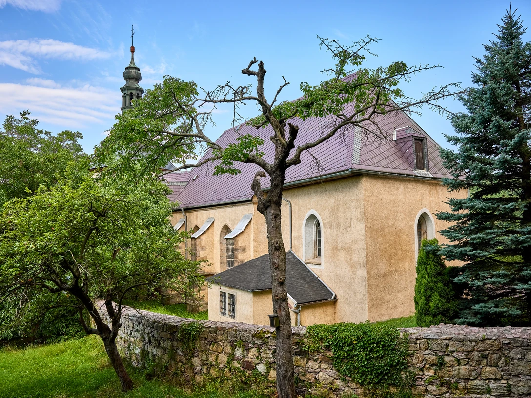 St. Petri Kirche Bad Gottleuba St. Petri Kirche Bad GottleubaSt. Peter's Church Bad GottleubaKostel svatého Petra Bad GottleubaKościół św. Piotra w Bad GottleubaSint-Pieterskerk Bad GottleubaChiesa di San Pietro Bad Gottleuba