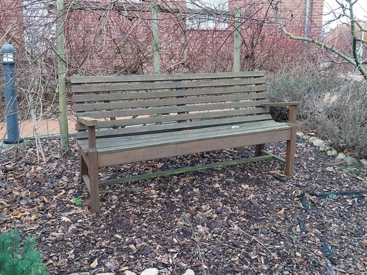 Bank Bibelgarten Adenbüttel.jpg Bank Bibelgarten Adenbüttel