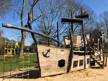 Piratenschiff Abenteuerspielplatz Otterndorf