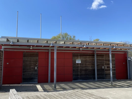 Großes Toilettenhaus am Allersee