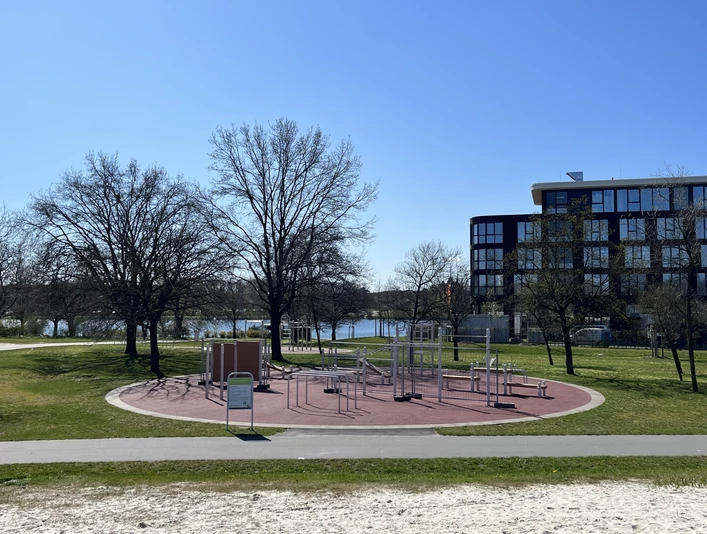 Outdoor-Fitnessgeräte am Allersee