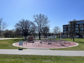 Outdoor-Fitnessgeräte am Allersee