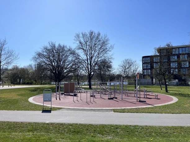 Outdoor-Fitnessgeräte am Allersee