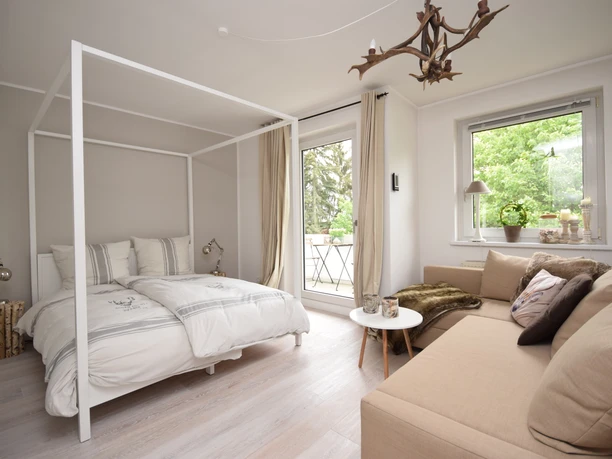 Ferienwohnungsvermietung Sandra Fricke-Zeiss in Bad Harzburg - Ferienwohnung Zweisamkeit - Wohn-Schlafzimmer