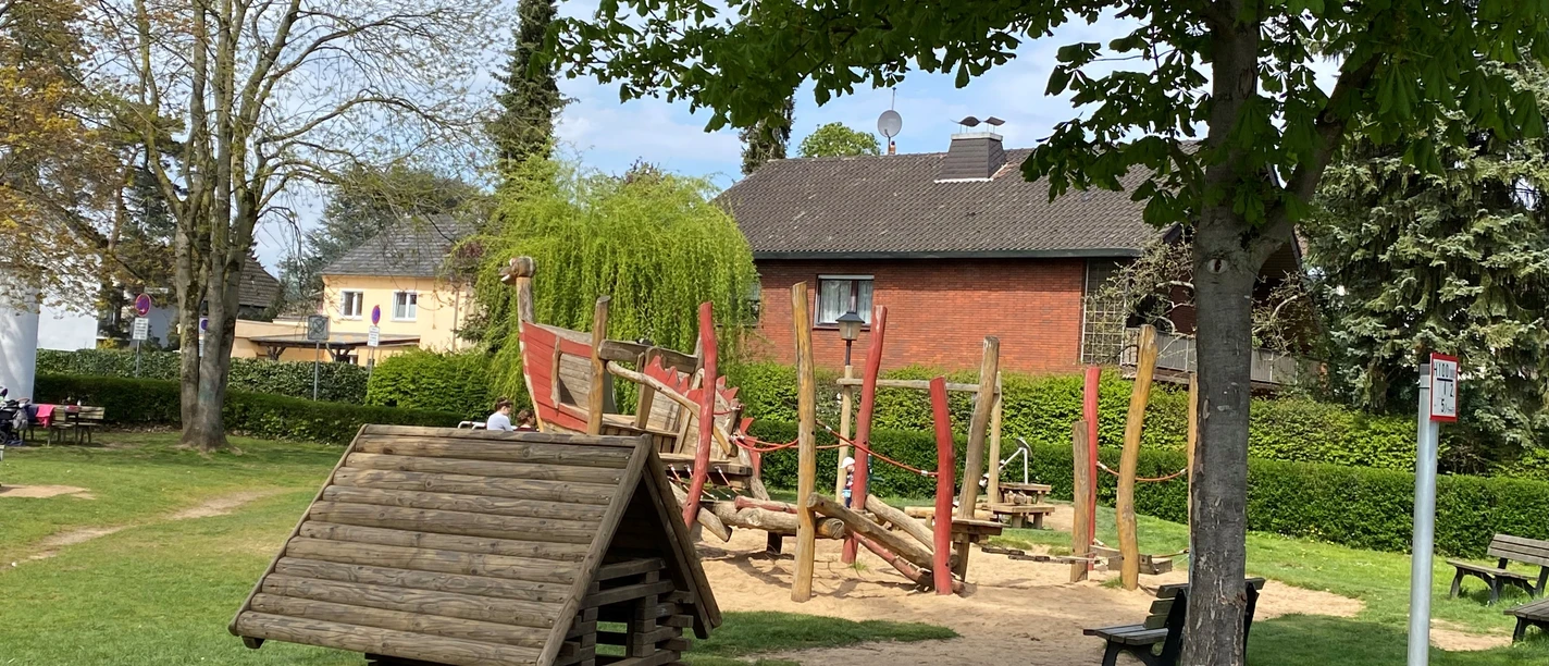 Spielplatz Friedrich-Ebert Platz.jpg