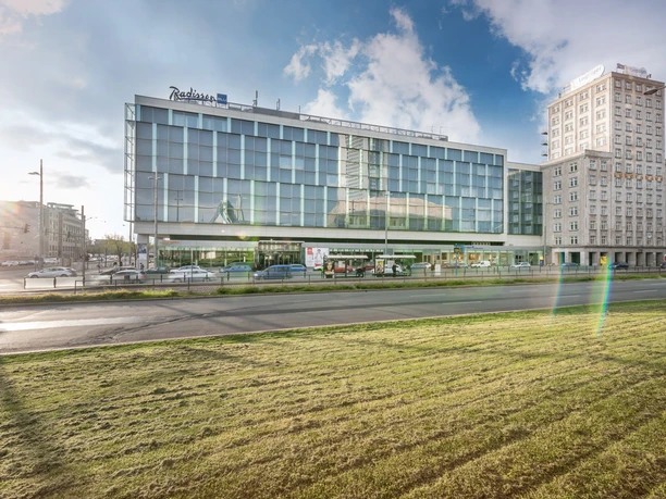 Außenansicht des Tagungshotel Radisson Blu Leipzig | Leipzig Convention Bureau Außenansicht des Tagungshotel Radisson Blu Leipzig – präsentiert vom Leipzig Convention Bureau