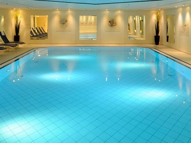 Schwimmbadbereich Schwimmbadbereich