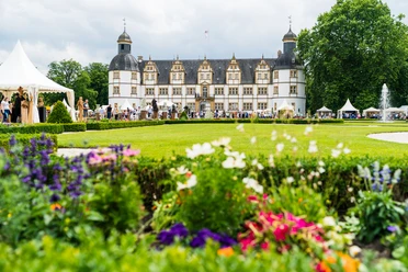 SchlossSommer | Schloss Neuhaus SchlossSommer | Schloss- und Auenpark