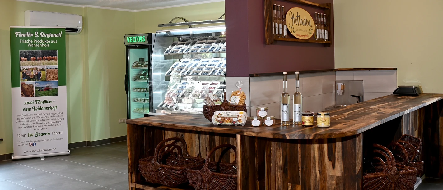 Verkaufstheke im Hofladen von Opa Erny.jpg Verkaufstheke im Hofladen Opa Erny in der Südheide Gifhorn