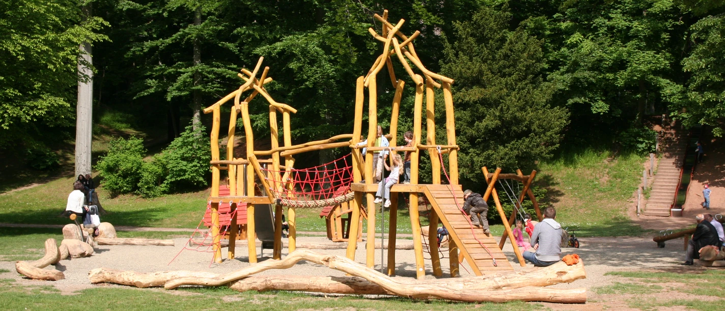 Spielplatz Lustgarten Wernigerode.jpg Spielplatz Lustgarten Wernigerode
