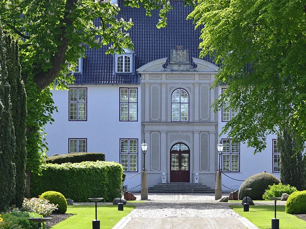 2 - Schackenborg_havesiden