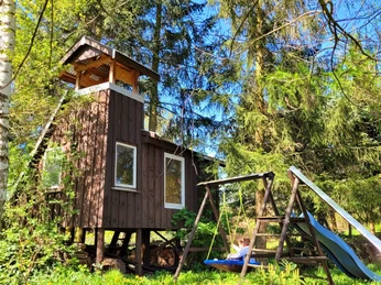 Baumhaus für die kleinen Gäste
