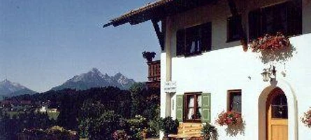 Ansicht Haus, Eingangsbereich/ Parkmöglichkeiten