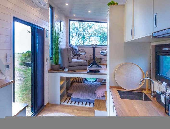 01 Tiny House - Interior GDK