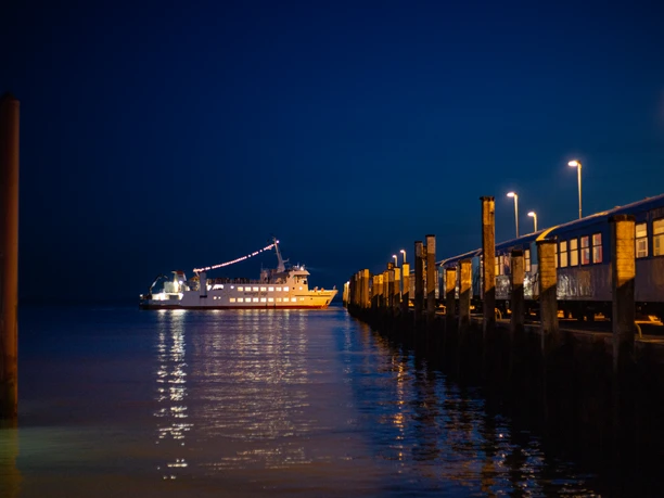 Anleger Wangerooge bei Nacht