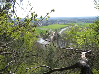 Hörstel_Blick auf das Nasse Dreieck_Foto Stadt Hörstel.JPG Blick über das Nasse Dreieck in Hörstel, mit Flusslandschaft und einer geschwungenen Brücke.