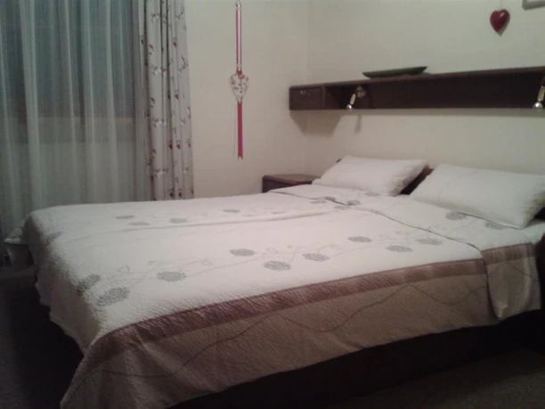 90978FE5-8DF0-4093-9D79-6DBF2C2E46EF